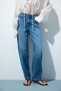 Jean taille haute coupe tonneau