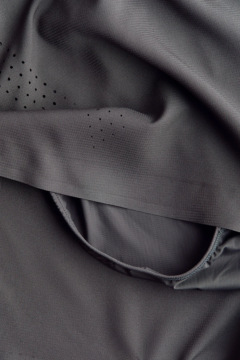 Short de course court et léger