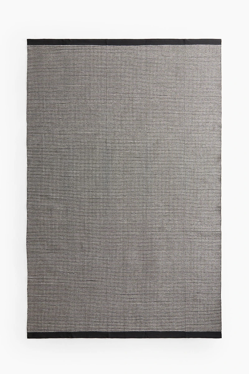 Large Indoor/Outdoor Rug