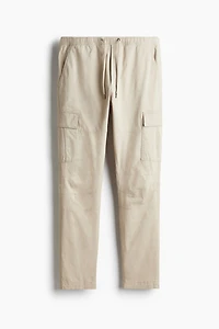 Pantalon cargo près du corps