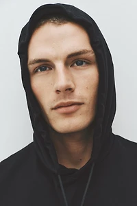 Regular-Fit Sleeveless Sports Hoodie with DryMove™