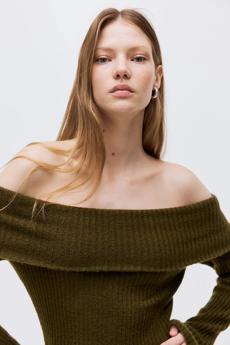 Robe épaule nues en tricot côtelé