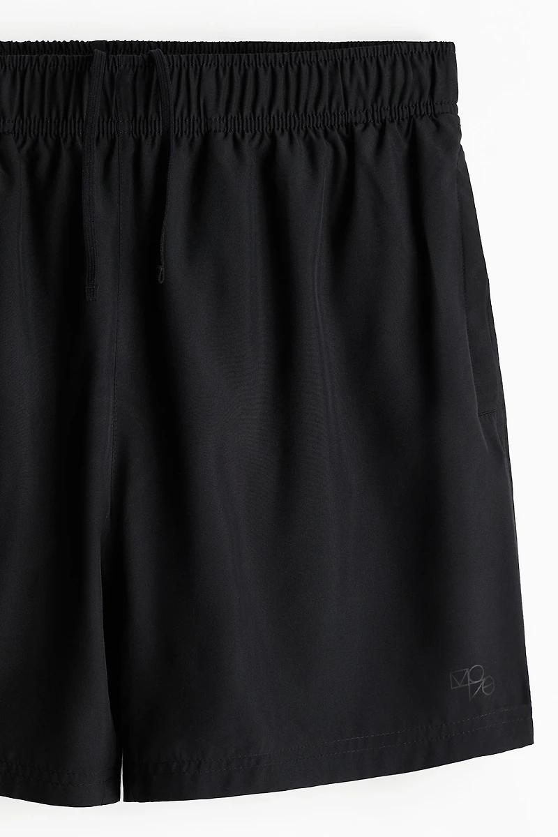 Mid-Length Sports Shorts with DryMove™
