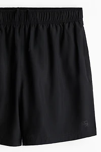 Mid-Length Sports Shorts with DryMove™