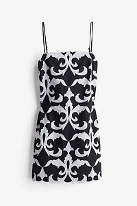 Robe brodée à bretelles fines