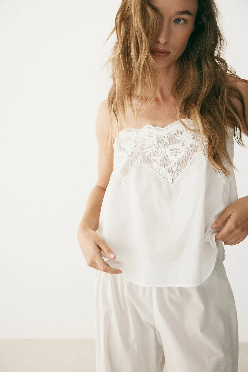 Pyjama en coton avec dentelle