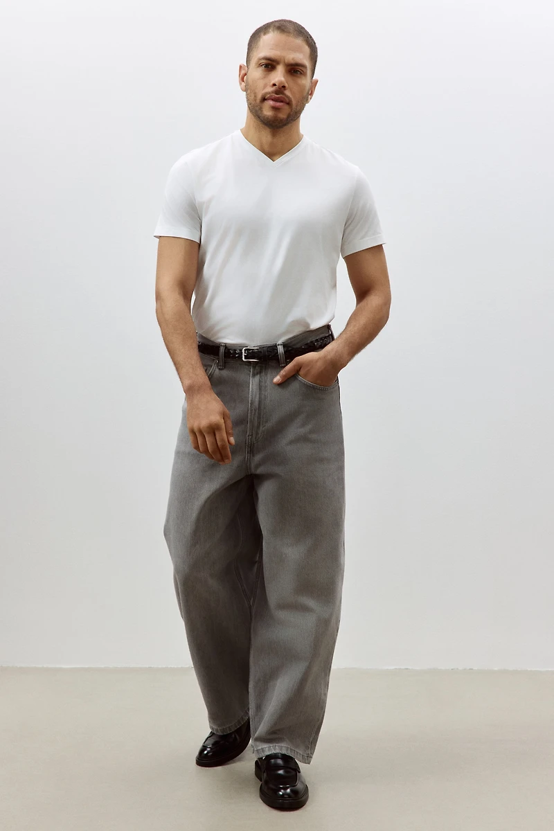 Slim Fit V-neck T-shirt