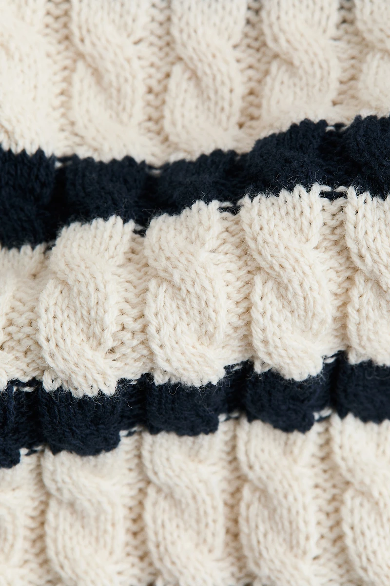 Chandail en tricot torsadé