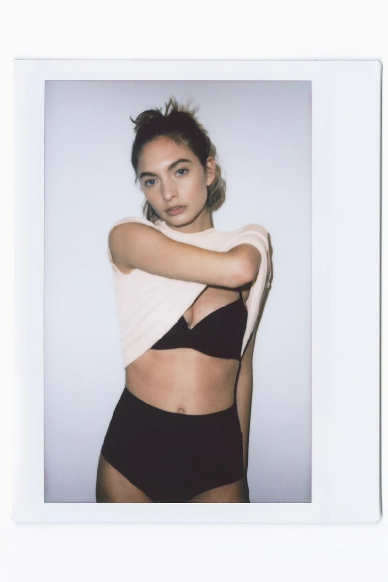 Haut en fin tricot à col cheminée