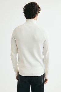 Chandail près du corps en tricot côtelé
