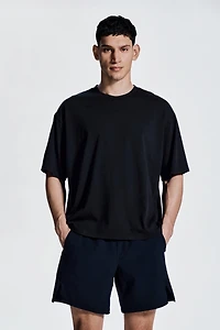 Mid-Length Sports Shorts with DryMove™