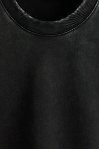 Oversized Fit washed-look sweatshirt