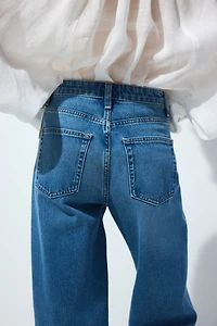 Jean taille haute coupe tonneau