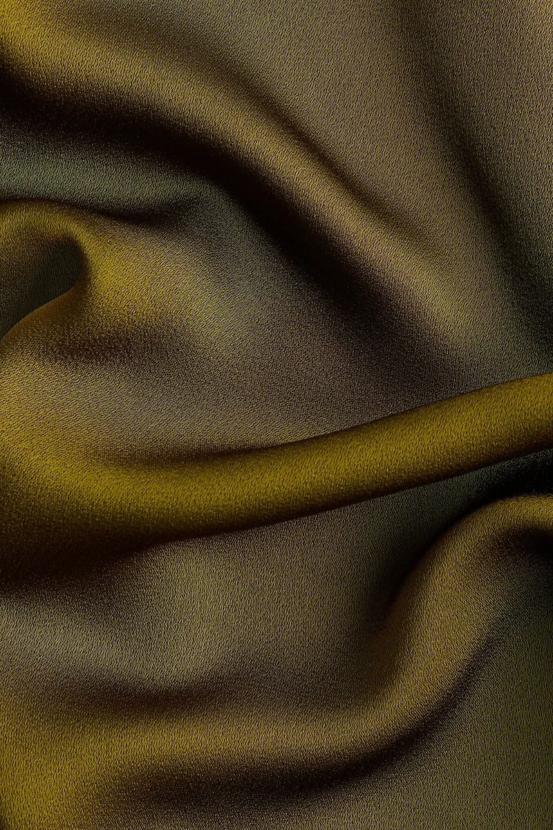 Robe avec dos ouvert et détail à nouer