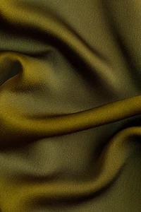 Robe avec dos ouvert et détail à nouer