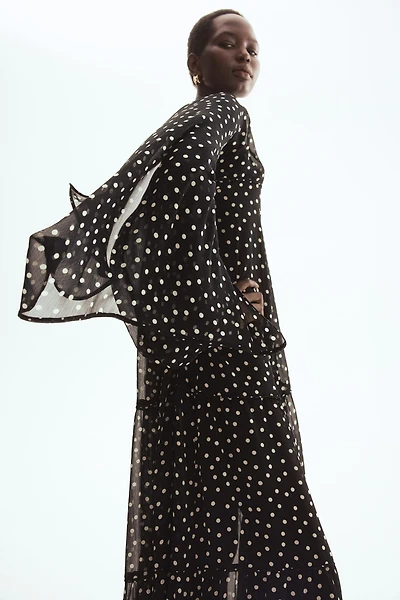 Robe étagée avec cape