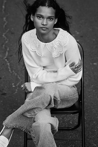 Chandail avec col en dentelle