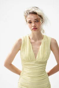 Robe en mousseline à effet drapé