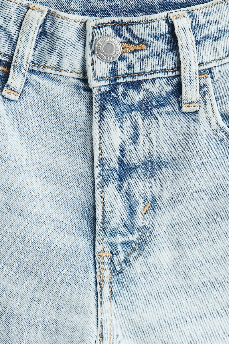 Relaxed Tapered Fit Jeans