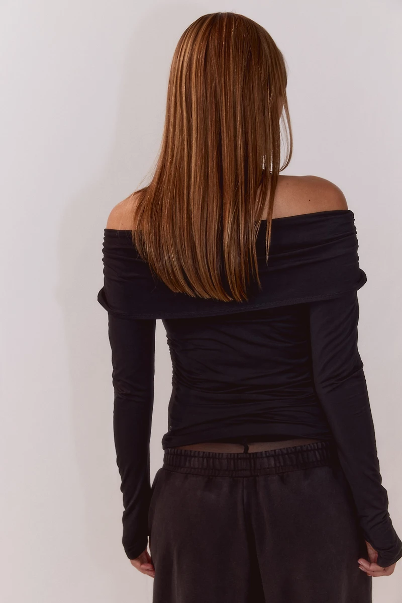 Haut de sport à épaules dénudées