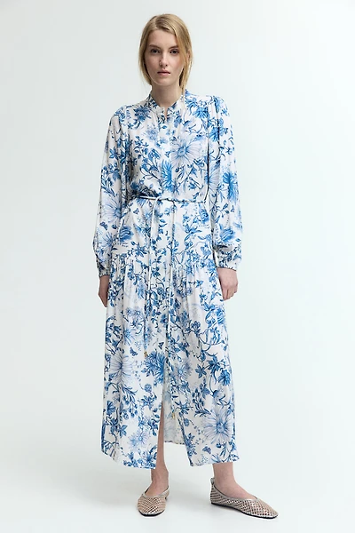 Robe longue à manches bouffantes