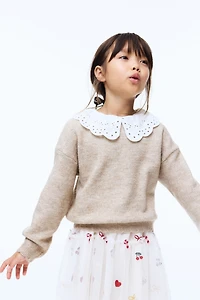 Sweater with Peter Pan Collar