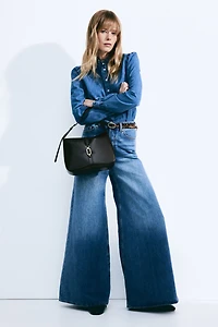 Blouse volantée en denim