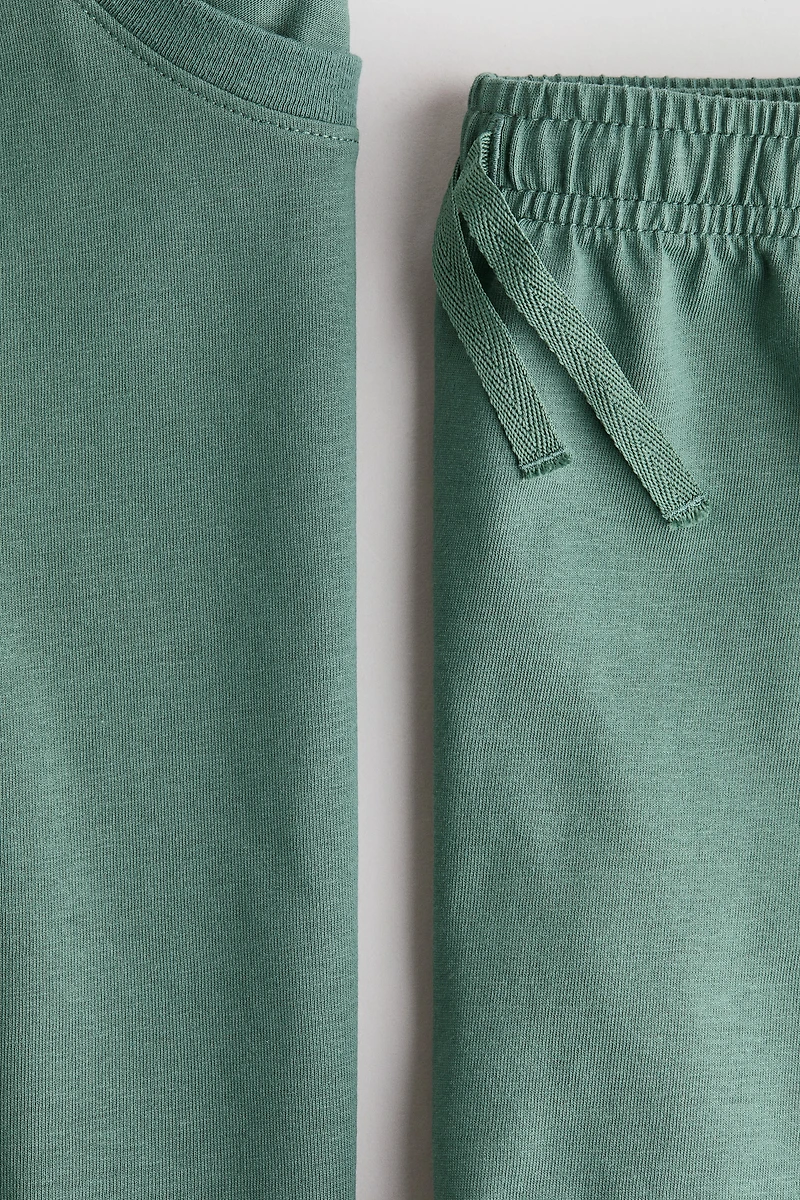 2-Piece T-Shirt and Shorts Set