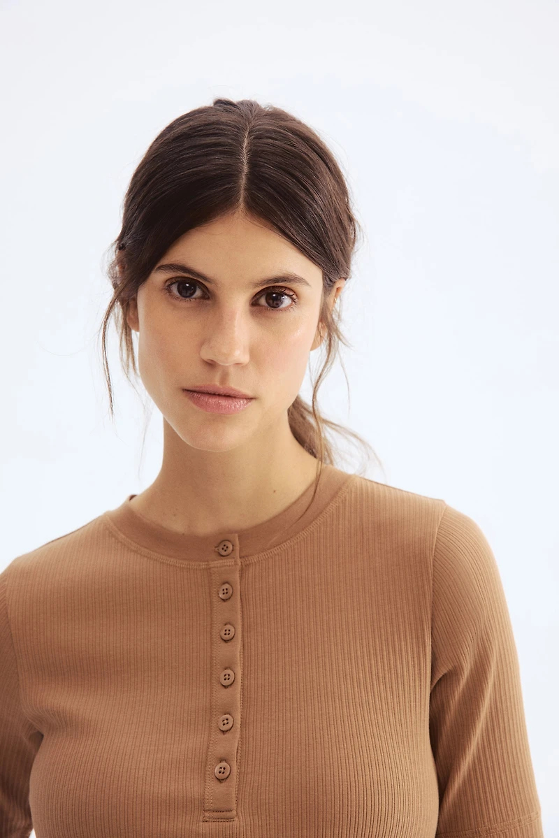 MAMA Ribbed Henley Top