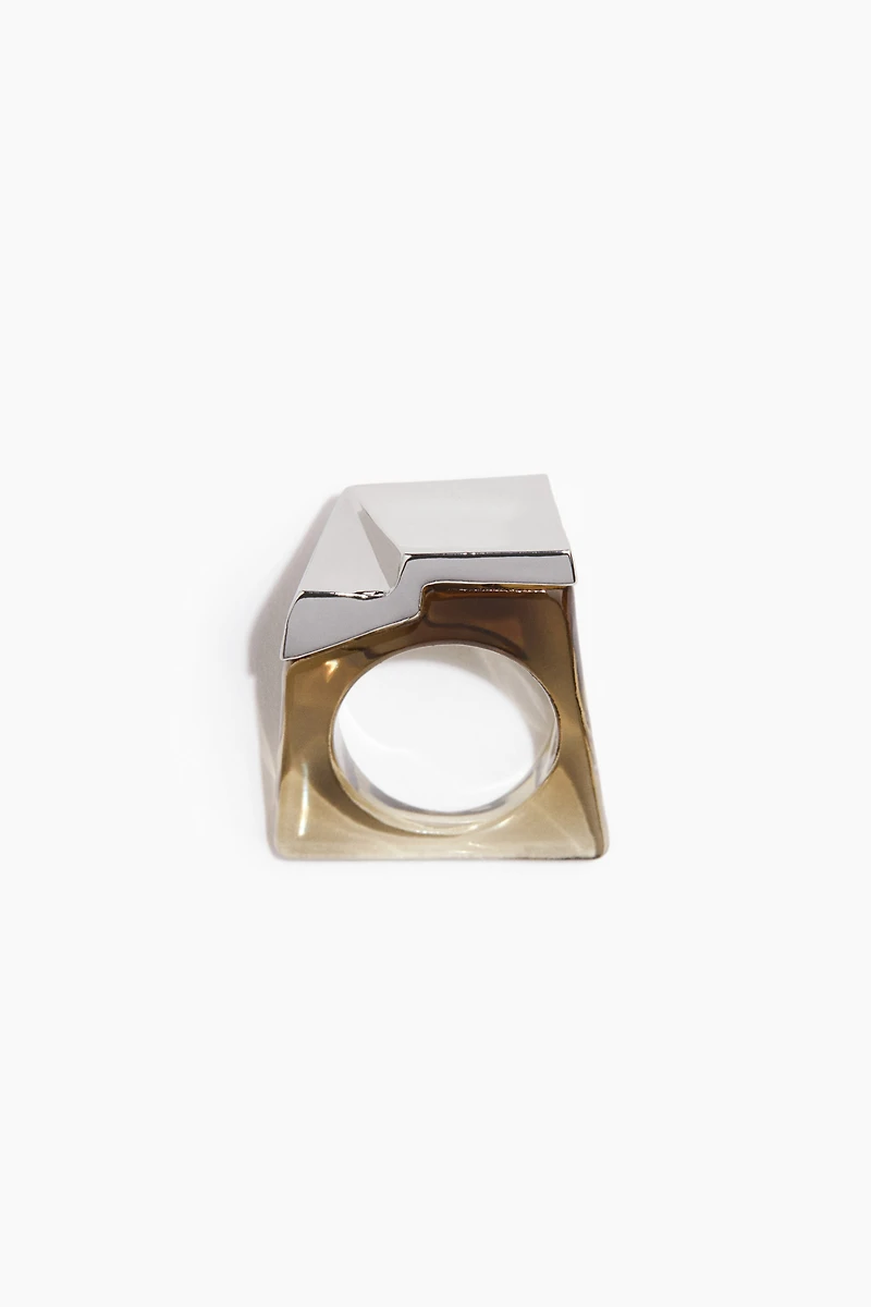 Geometric Ring