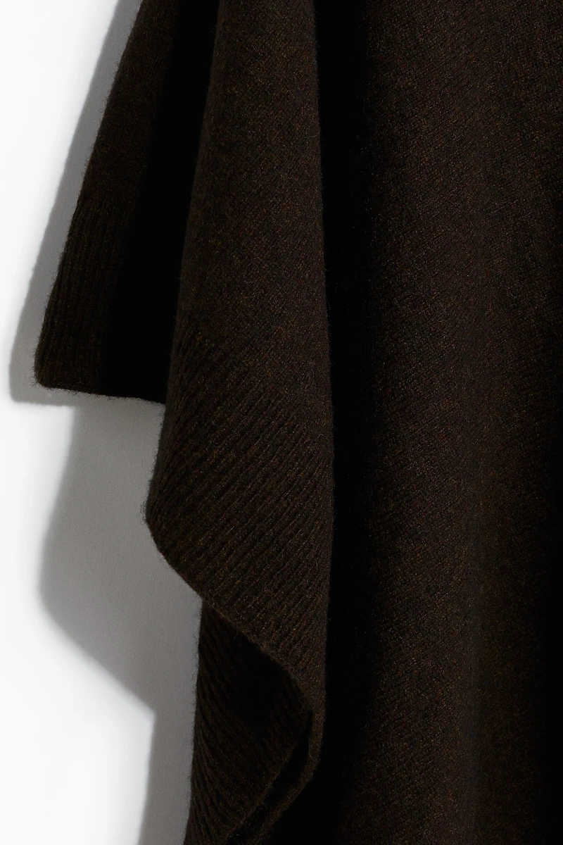 Fine-Knit Cashmere-Blend Cape