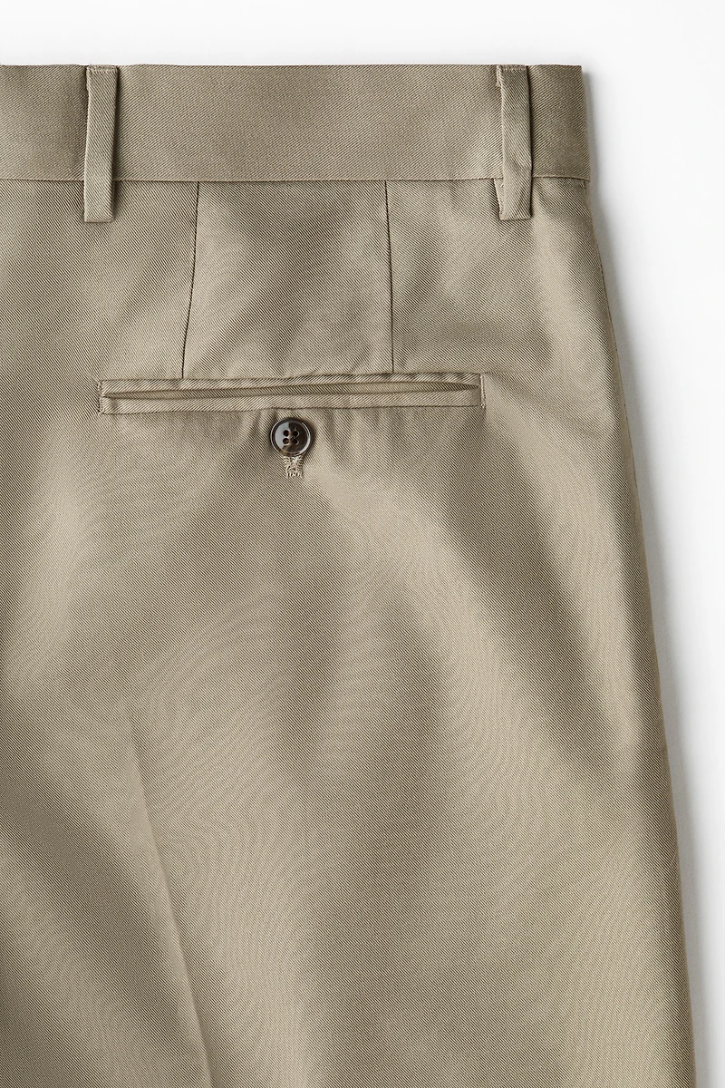 Loose-Fit Tailored Pants