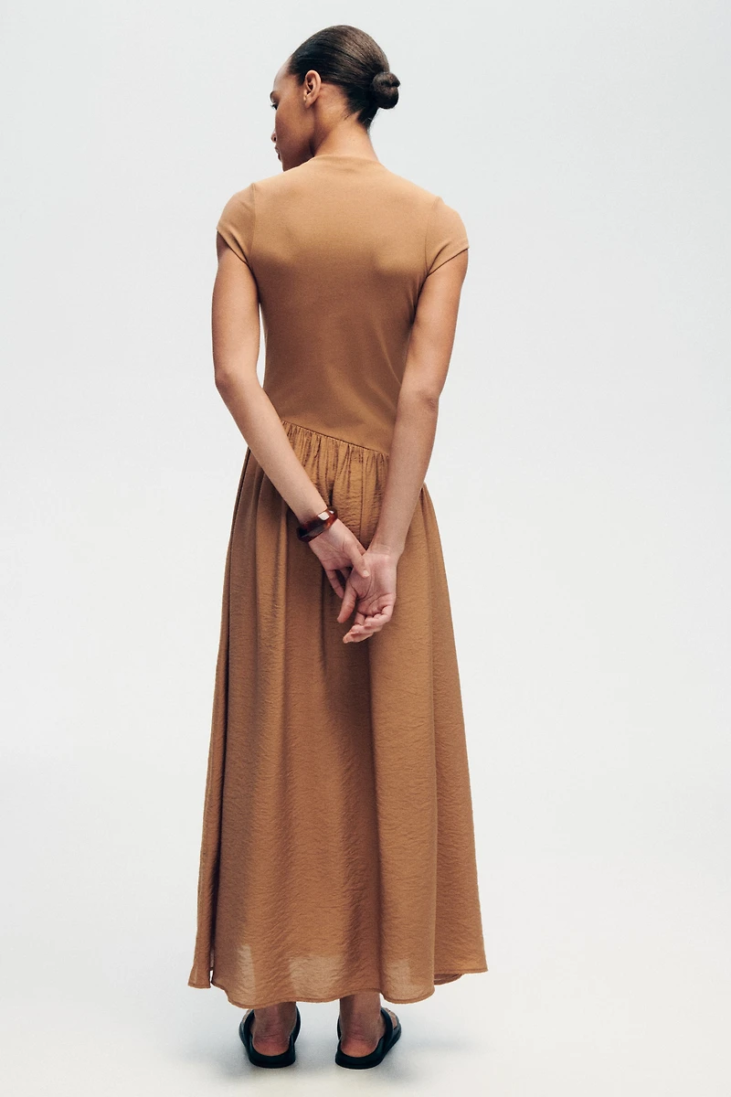 Robe asymétrique bi-matière