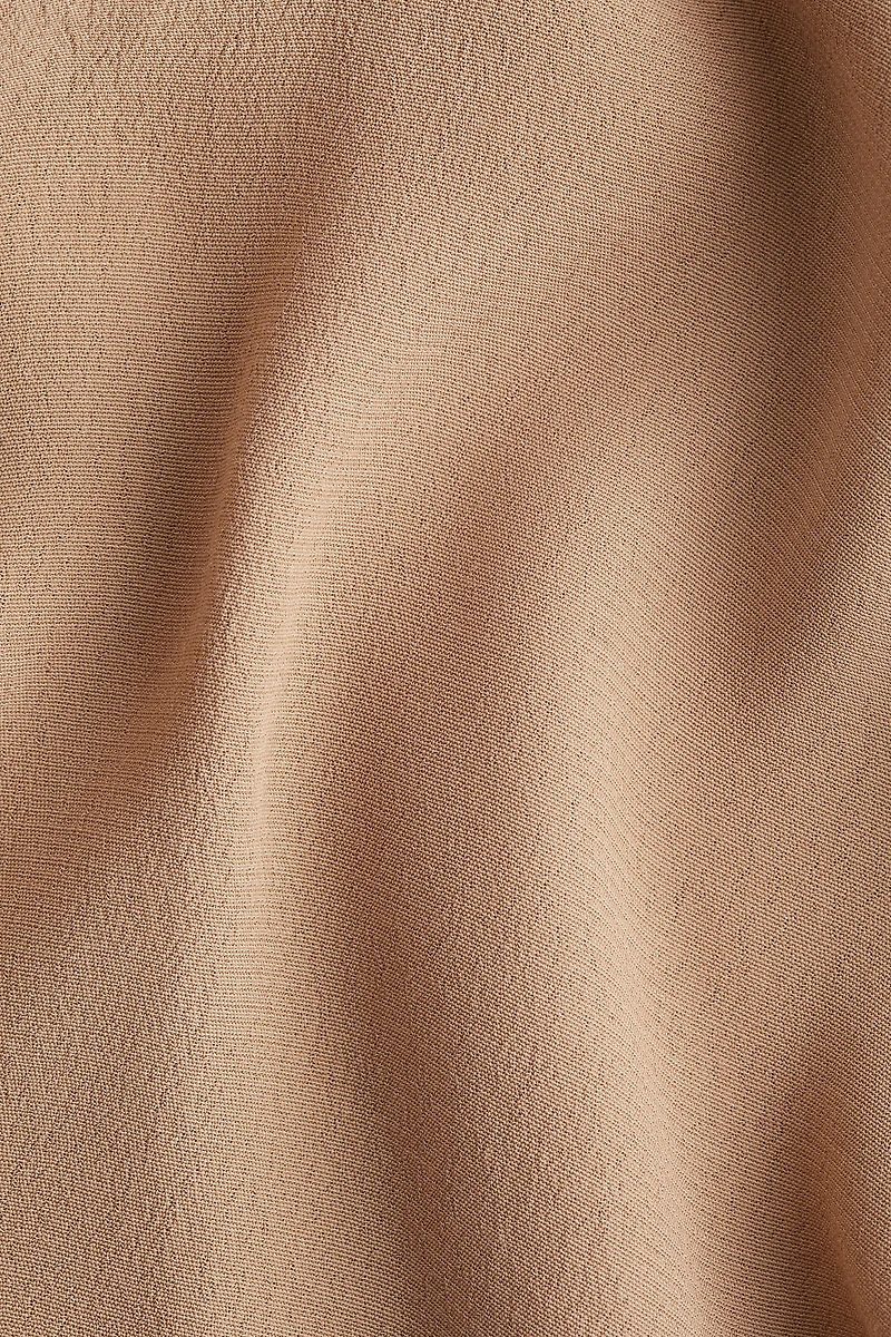 Robe avec laçage et jupe évasée