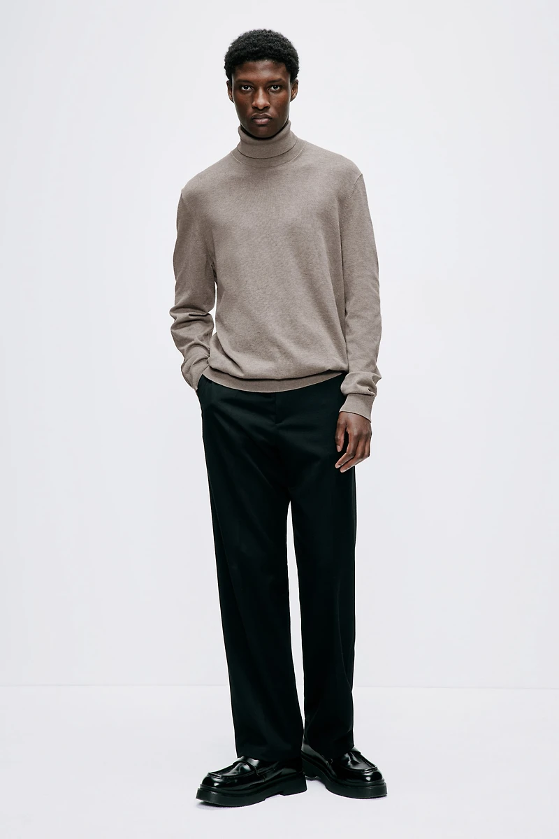 Slim Fit Fine-Knit Turtleneck Sweater