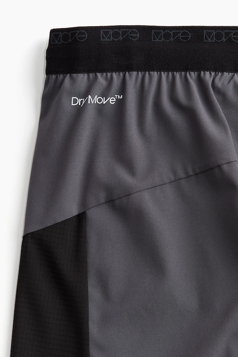 Double-Layered Running Shorts DryMove™