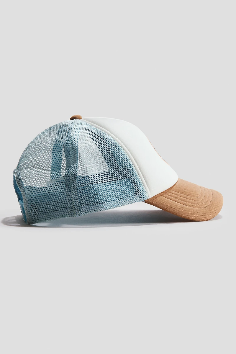 Trucker Cap with Motif