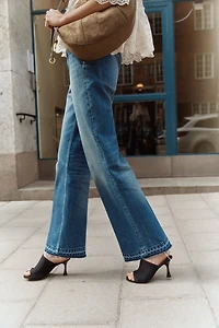 High Flared Jeans