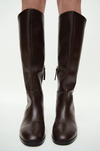 Bottes en cuir au genou