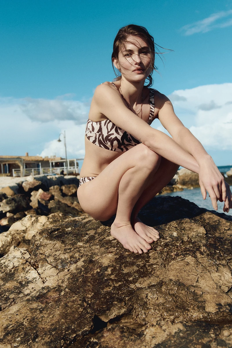 Bas de maillot échancré