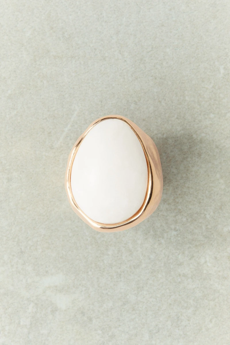 Asymmetric ring