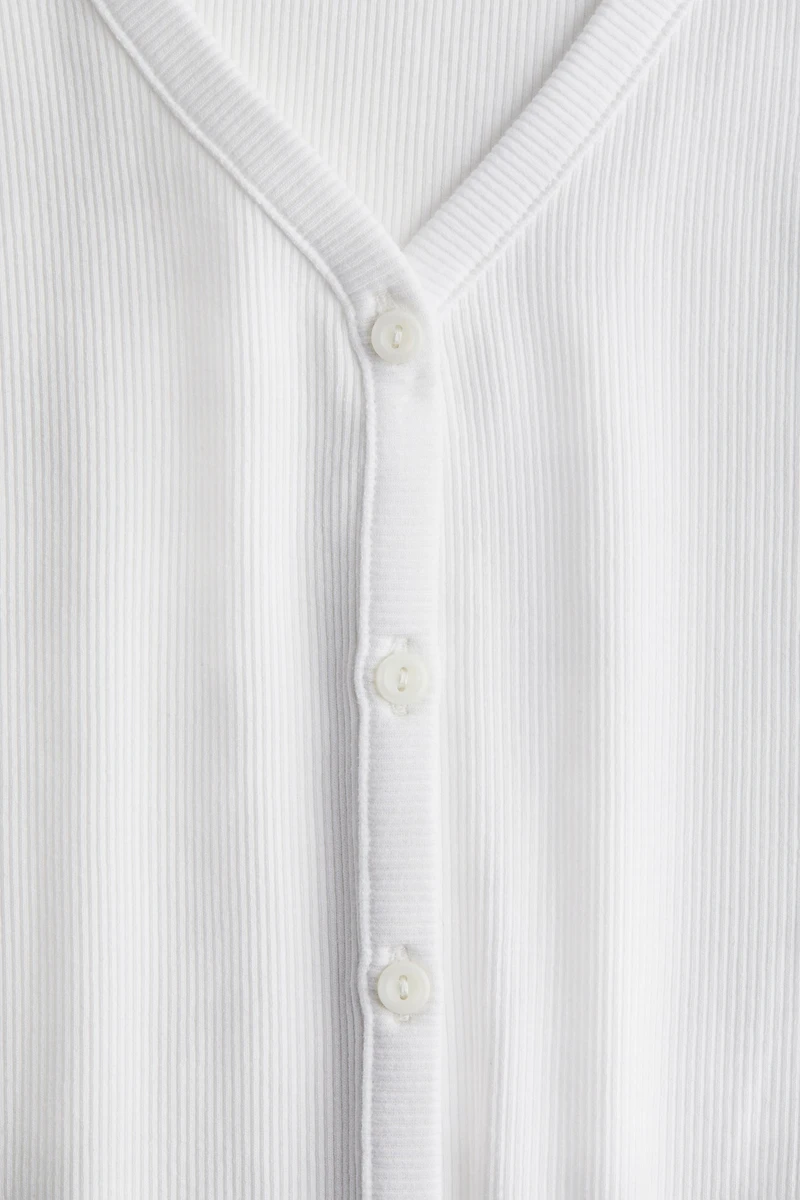 T-shirt côtelé avec boutons