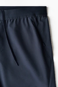 Mid-Length Sports Shorts with DryMove™