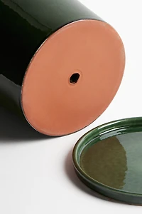 Pot de fleurs avec soucoupe