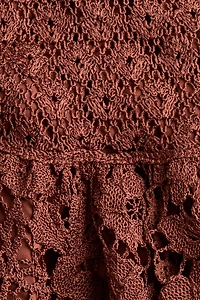 Robe d’aspect crochet avec jupe évasée