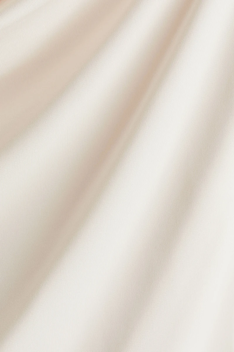 Haut à encolure bénitier