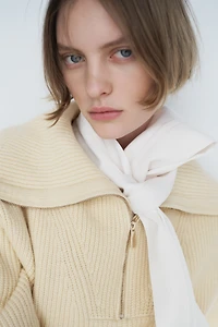 Chandail en tricot côtelé à col fermeture éclair