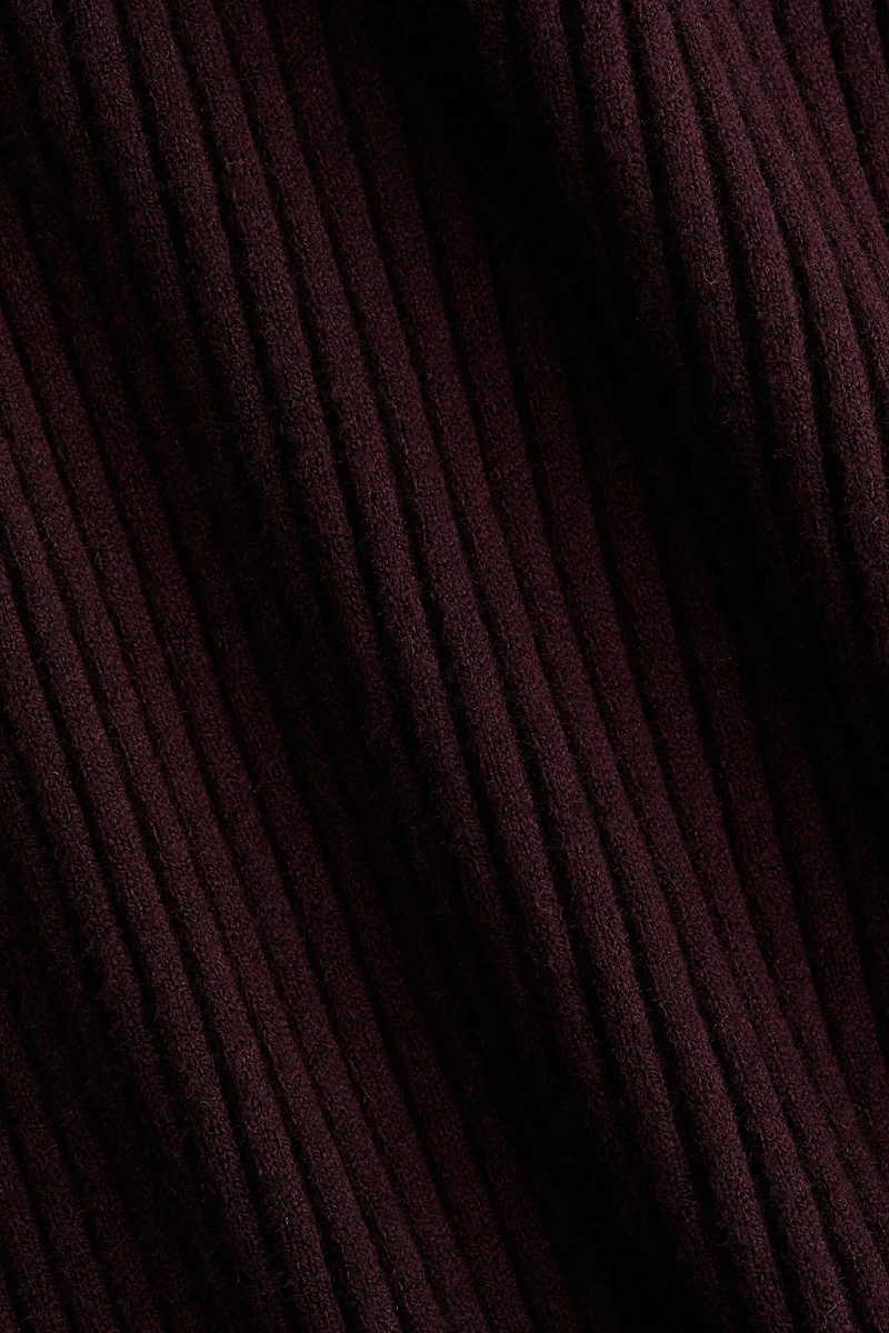 MAMA Robe en tricot côtelé avec col cheminée