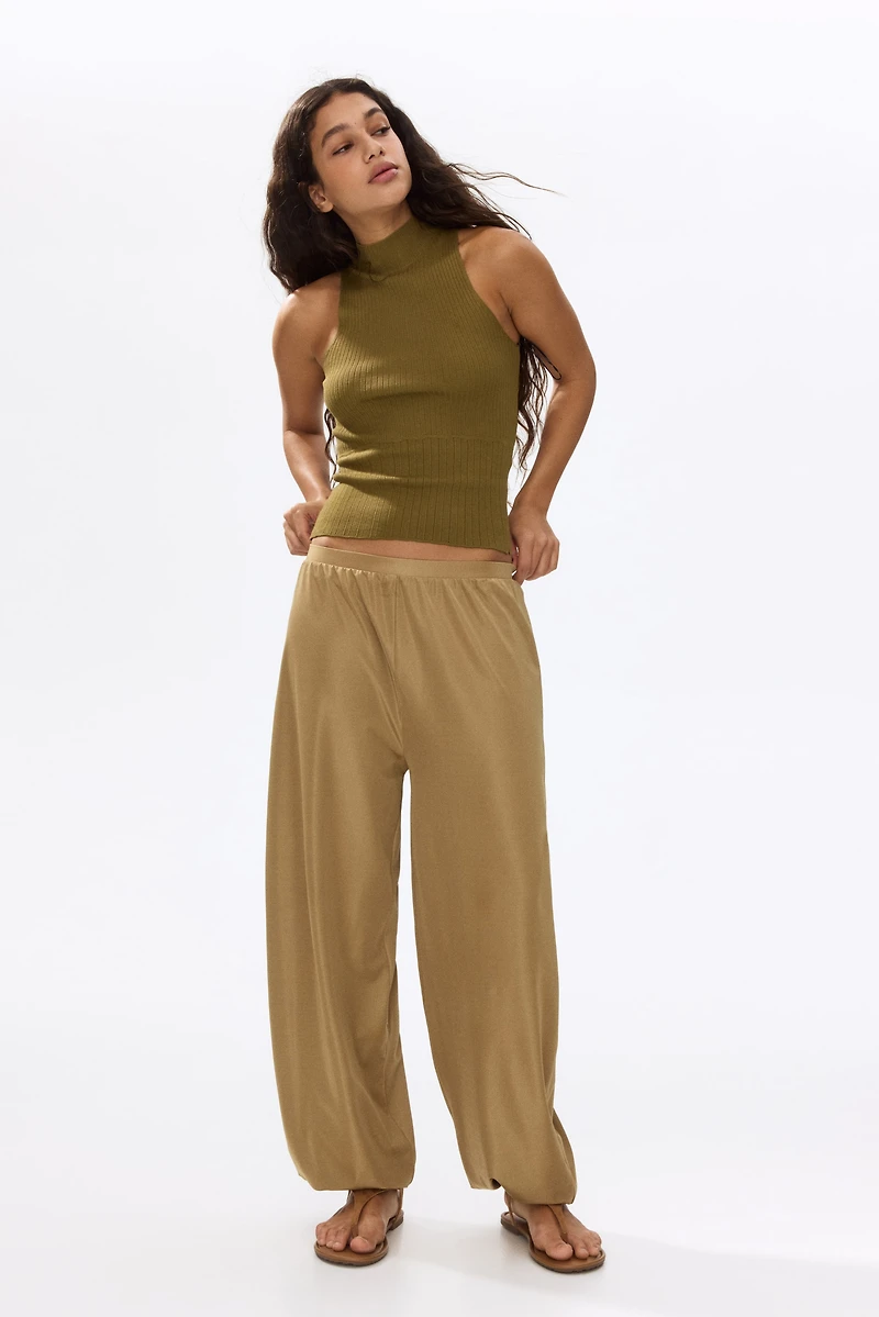 Haut en tricot côtelé avec col cheminée