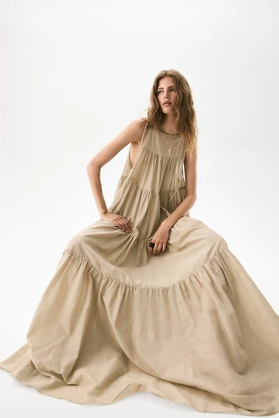 Robe à étages avec bretelles nouer